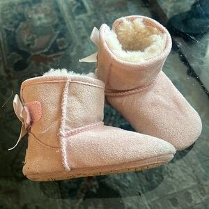BABY GIRL UGGS